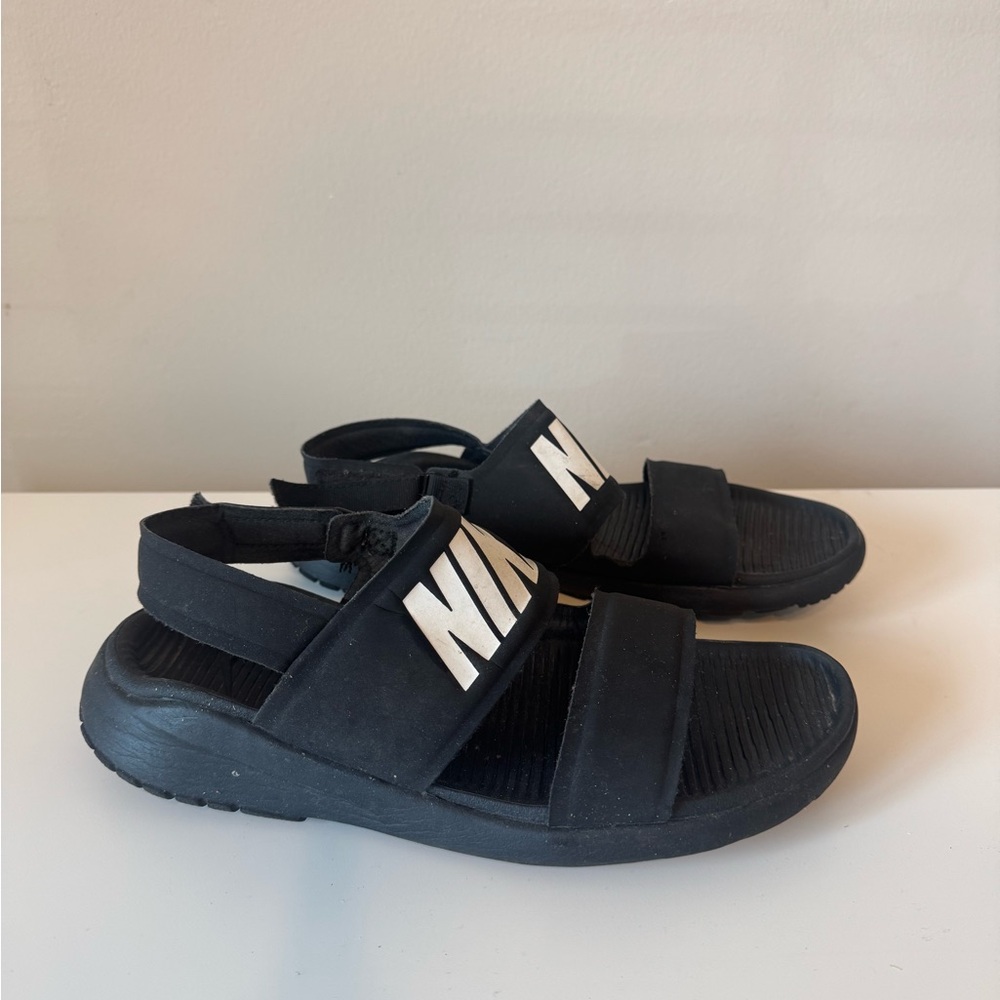 Nike Black Strap Sandals - Picture 2 of 5
